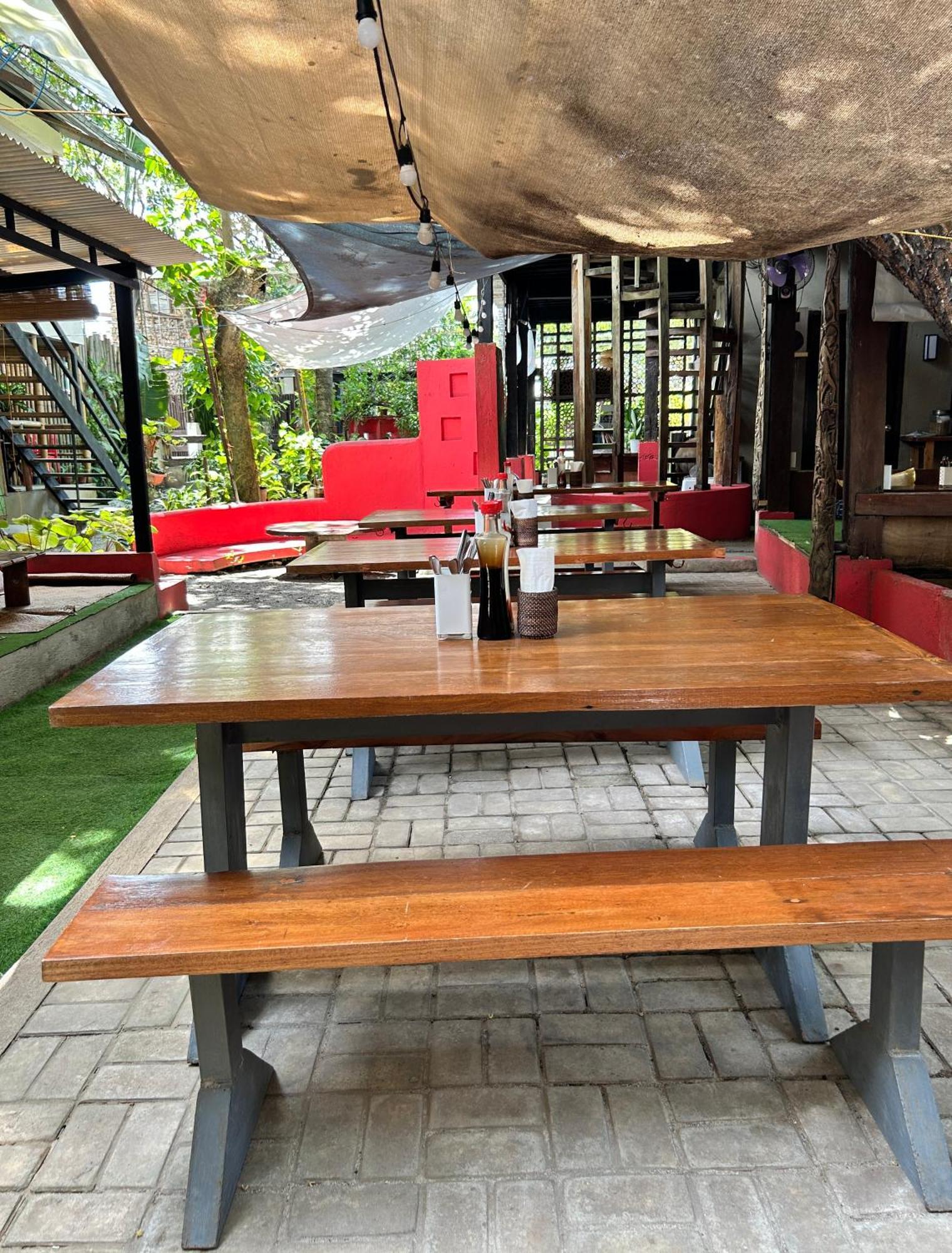 Lazy Dog Resort Balabag (Boracay)